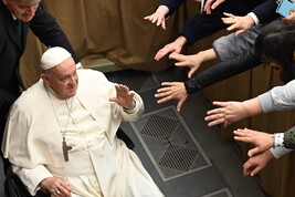 O líder da Igreja Católica se encontrou com alguns membros do Pontifício Comitê para as Ciências Históricas no Vaticano