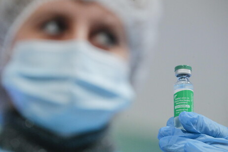 Vacina da AstraZeneca contra Covid-19 será retirada de circulação
